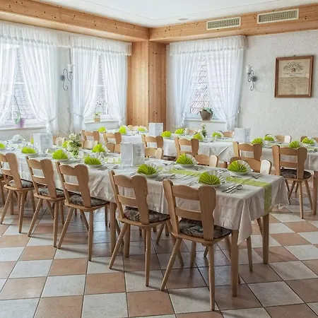 Guest house Landgasthof Weberhans Harburg (Bavaria)
