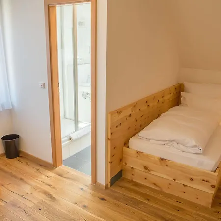 Guest house Landgasthof Weberhans Harburg (Bavaria)